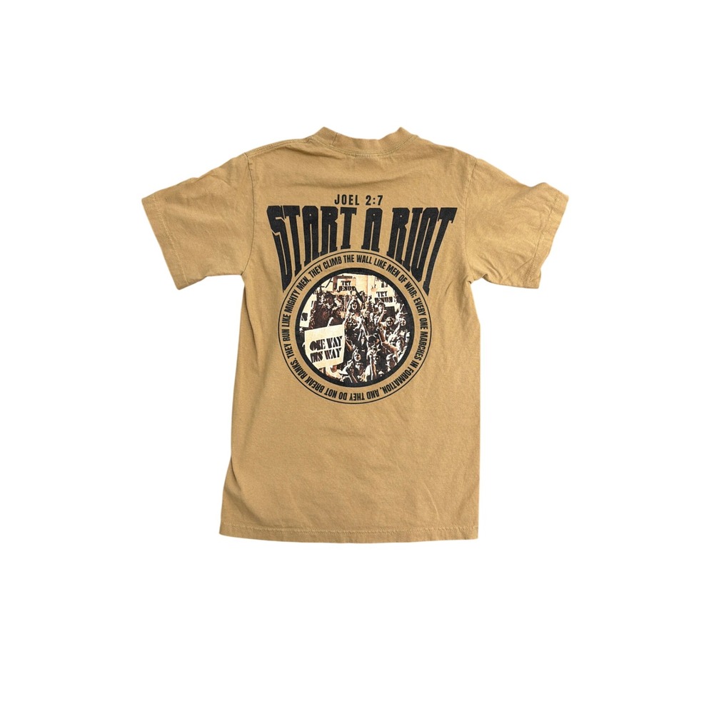 Shaka Wear Start A Riot Joel 2:7 Graphic T-Shirt Tan Khaki Mens Small